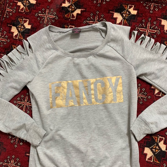 Activewear cute ripped fashion top - Picture 1 of 4